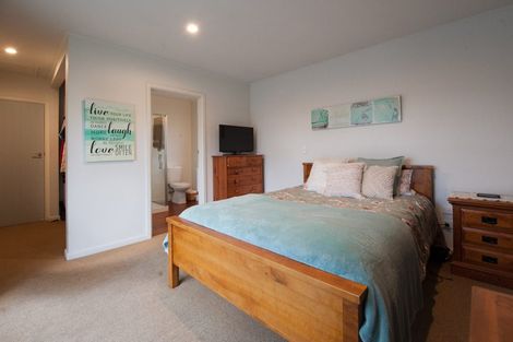 Photo of property in 47 Napier Street, Jervoistown, Napier, 4112