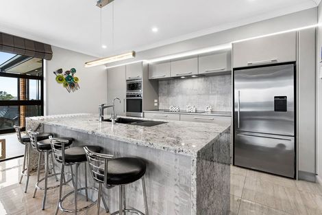 Photo of property in 18 Manurau Crescent, Merrilands, New Plymouth, 4312