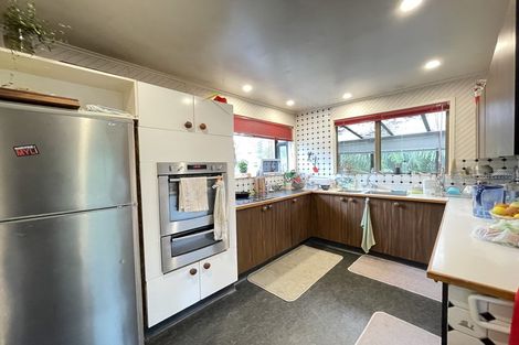 Photo of property in 32 Regency Place, Sunnynook, Auckland, 0632