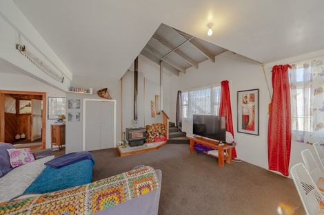Photo of property in 69 Charlotte Street, Takapau, 4203