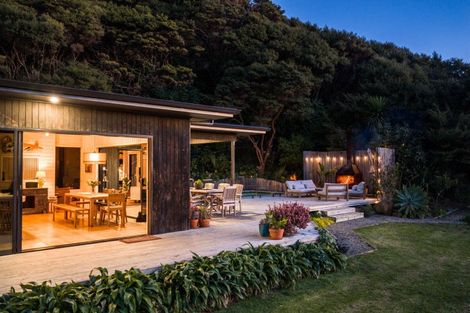 Photo of property in 380 Whaanga Road, Raglan, 3297