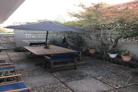 Photo of property in 2/42 Luton Avenue, Sunnyhills, Auckland, 2010