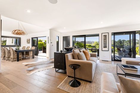 Photo of property in 10 York Terrace, Riverhead, 0820