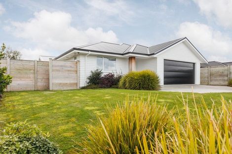 Photo of property in 36 Dogwood Way, Milson, Palmerston North, 4414