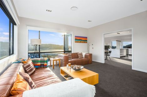 Photo of property in 19 Wangapeka Way, Aotea, Porirua, 5024