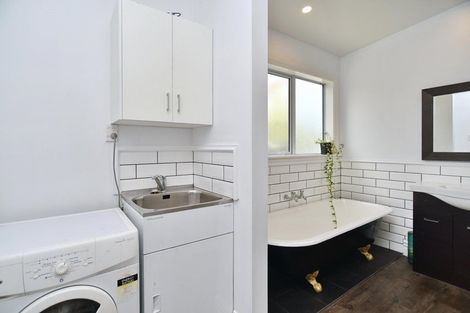 Photo of property in 98 Hargood Street, Woolston, Christchurch, 8062