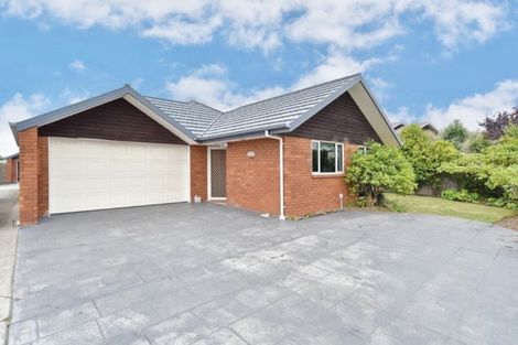 Photo of property in 395 Yaldhurst Road, Russley, Christchurch, 8042