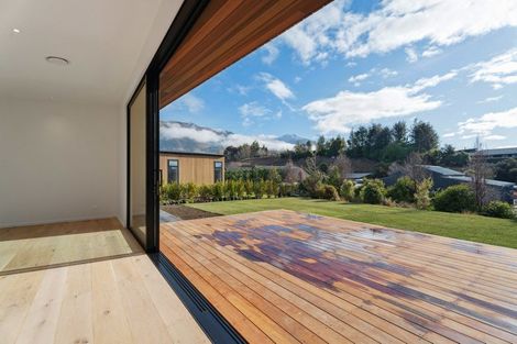 Photo of property in 44 Stackbrae Avenue, Wanaka, 9305