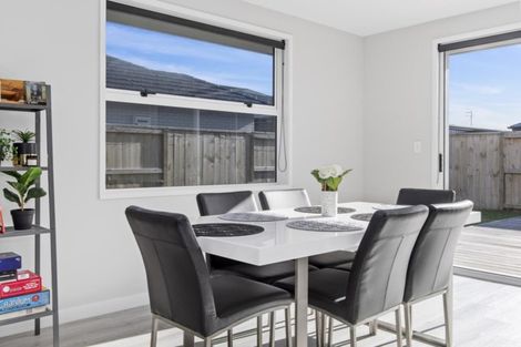 Photo of property in 63 Te Kio Crescent, Papamoa Beach, Papamoa, 3118