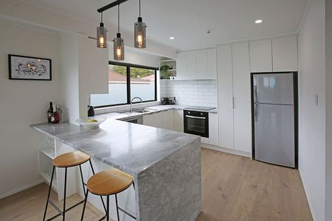 Photo of property in 1/28 Manuka Road, Glenfield, Auckland, 0629