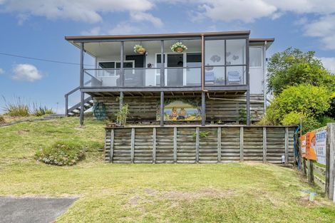Photo of property in 122 Seabury Avenue, Foxton Beach, Foxton, 4815