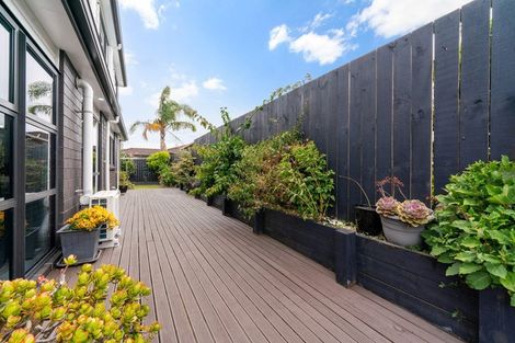 Photo of property in 61a Awaroa Road, Sunnyvale, Auckland, 0612