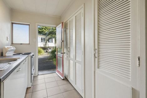 Photo of property in 2/31 Blease Street, New Lynn, Auckland, 0600