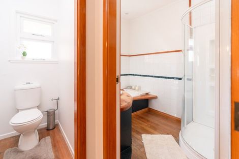 Photo of property in 72 Severn Street, Island Bay, Wellington, 6023