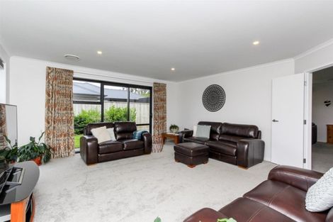 Photo of property in 17 Garrett Drive, Whalers Gate, New Plymouth, 4310