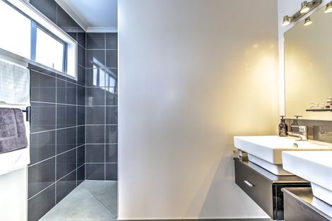 Photo of property in 107 Saint James Drive, Huntington, Hamilton, 3210