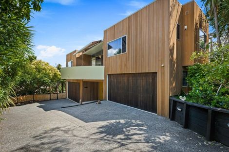 Photo of property in 2/25 Auld Street, Torbay, Auckland, 0630