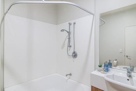 Photo of property in Stadium Garden Flats, 308/107 Thorndon Quay, Pipitea, Wellington, 6011