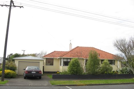 Photo of property in 21 Broadmore Street, Vogeltown, New Plymouth, 4310
