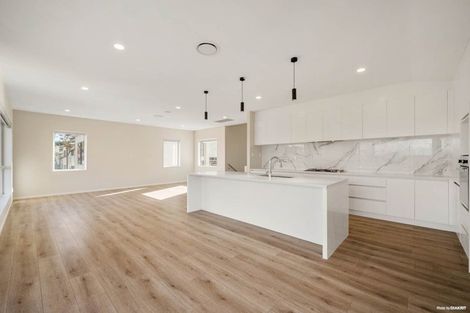 Photo of property in 11a Kaihu Street, Northcote, Auckland, 0627