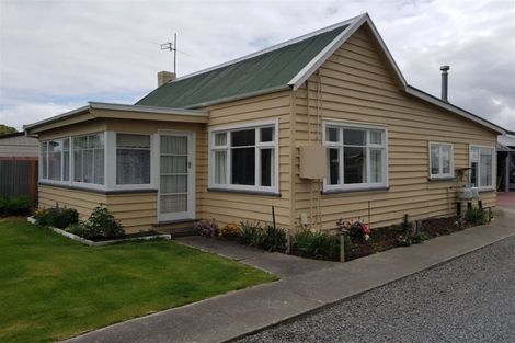 Photo of property in 17 Akaroa Street, Kaiapoi, 7630