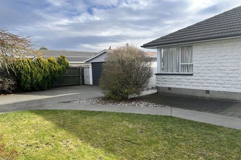 Photo of property in 35 Greendale Avenue, Avonhead, Christchurch, 8042