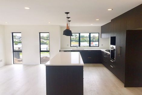 Photo of property in 20 Boocock Crescent, Orewa, 0931