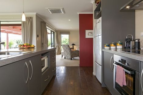 Photo of property in 8 Olive Close, Omokoroa, 3114