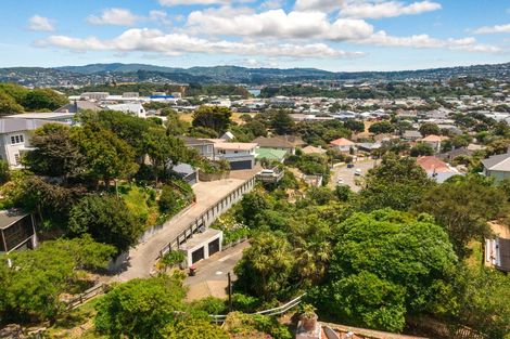 Photo of property in 42 Ashleigh Crescent, Miramar, Wellington, 6022