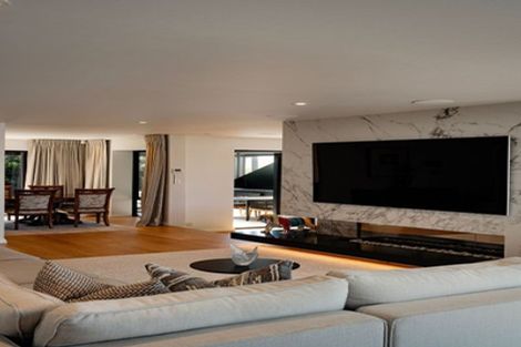 Photo of property in 1/60 Milford Road, Milford, Auckland, 0620