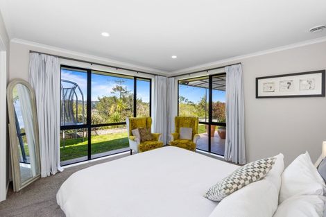 Photo of property in 72 Kittiwake Drive, Schnapper Rock, Auckland, 0632