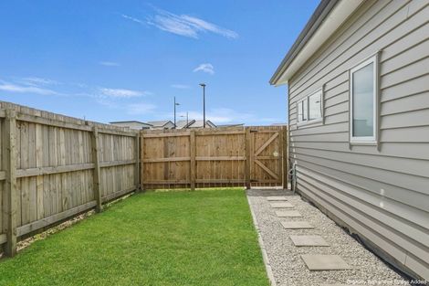 Photo of property in 17 Uatoto Road, Clarks Beach, 2122