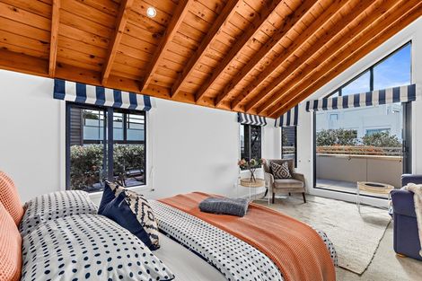 Photo of property in 1 Lagoon Way, Omaha, 0986