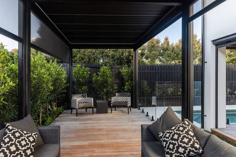 Photo of property in 112 Arran Point Parade, Orewa, 0931