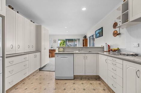 Photo of property in 21 Francevic Avenue, Mount Maunganui, 3116