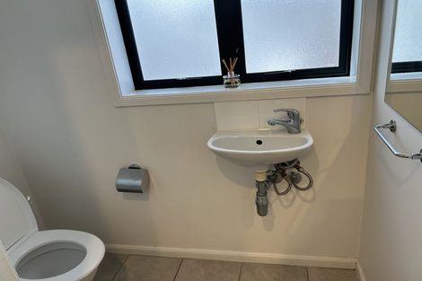 Photo of property in 4/52 Taharoto Road, Takapuna, Auckland, 0622