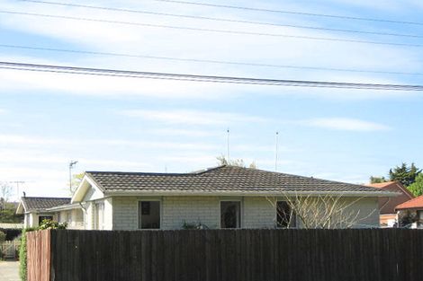 Photo of property in 2/125 Prestons Road, Redwood, Christchurch, 8051