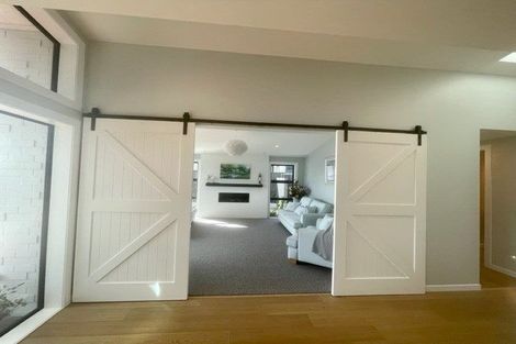 Photo of property in 14 Rotorua Grove, Aotea, Porirua, 5024