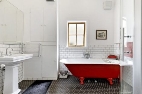 Photo of property in 31 Roy Street, Newtown, Wellington, 6021