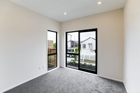 Photo of property in 11 Horokaka Street, Massey, Auckland, 0614