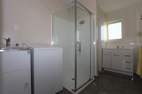 Photo of property in 33 Seddon Road, Frankton, Hamilton, 3204