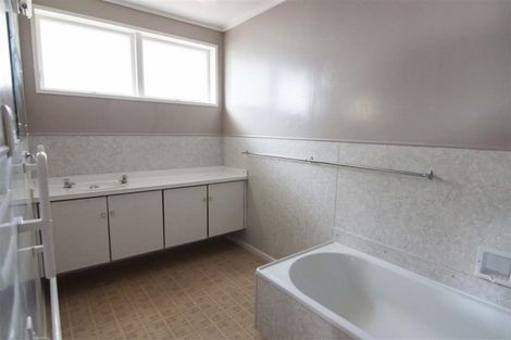 Photo of property in 53 Resthill Crescent, Glenview, Hamilton, 3206