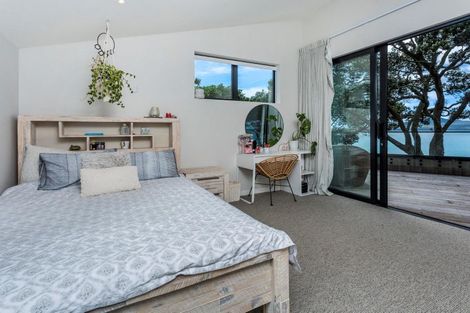 Photo of property in 2 Old Lake Road, Narrow Neck, Auckland, 0624