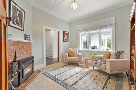 Photo of property in 11 Tio Tio Road, Miramar, Wellington, 6022