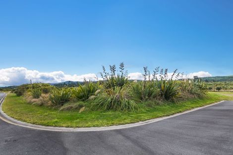 Photo of property in 28 Lacebark Drive, Kinloch, Taupo, 3377