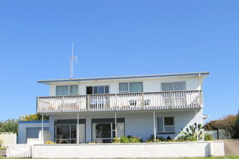 Photo of property in 1184 Papamoa Beach Road, Papamoa Beach, Papamoa, 3118