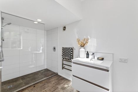 Photo of property in 1 Denholm Road, Hospital Hill, Napier, 4110