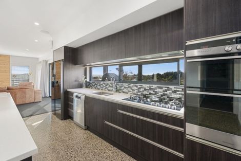 Photo of property in 42 Botanical Heights Drive, Waipahihi, Taupo, 3330