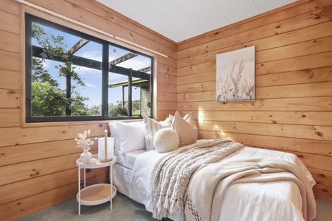 Photo of property in 14 Cochran Road, Oratia, Auckland, 0604