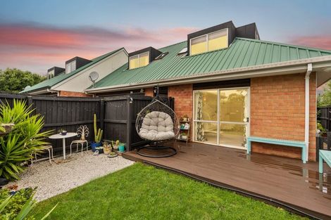 Photo of property in 2/9 Cherry Place, Casebrook, Christchurch, 8051